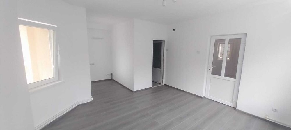 Inchiriez Spațiu comercial , birou 20 mp