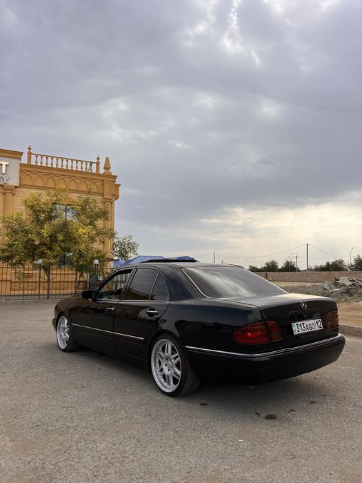 MercedesBenzw210 320