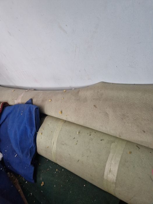 Продаётся ковролан, дорожки, газон.