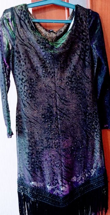 Продам платья блестящие