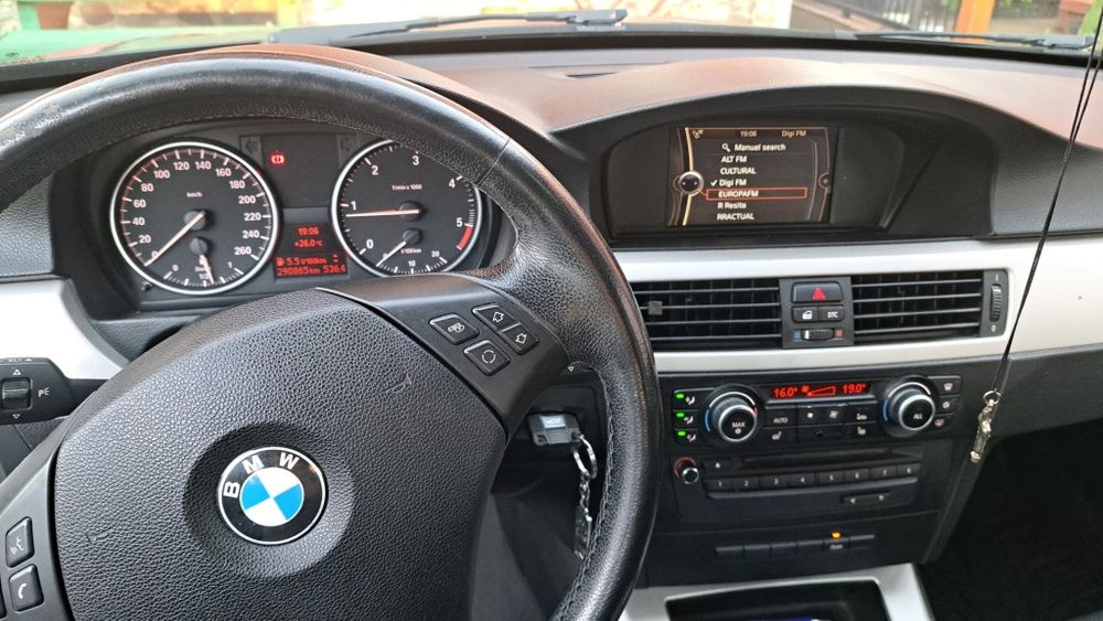 Vând Bmw seria 3 E90 facelift