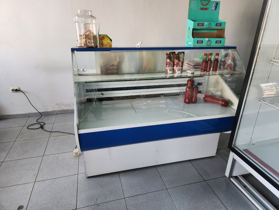 Холодильник витринный