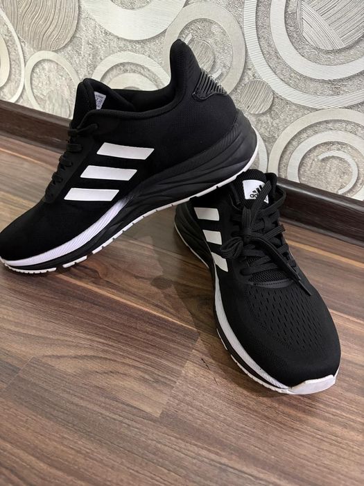 Продам кроссовки мужские