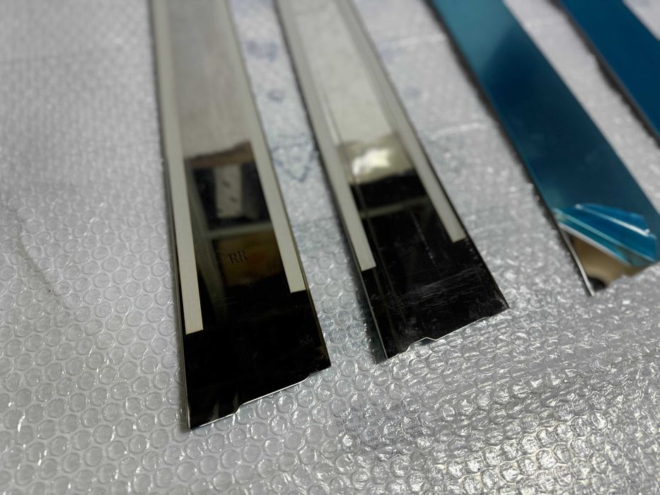 Накладки (хром) на дверные стойки Toyota Land Cruiser 200, Prado 150