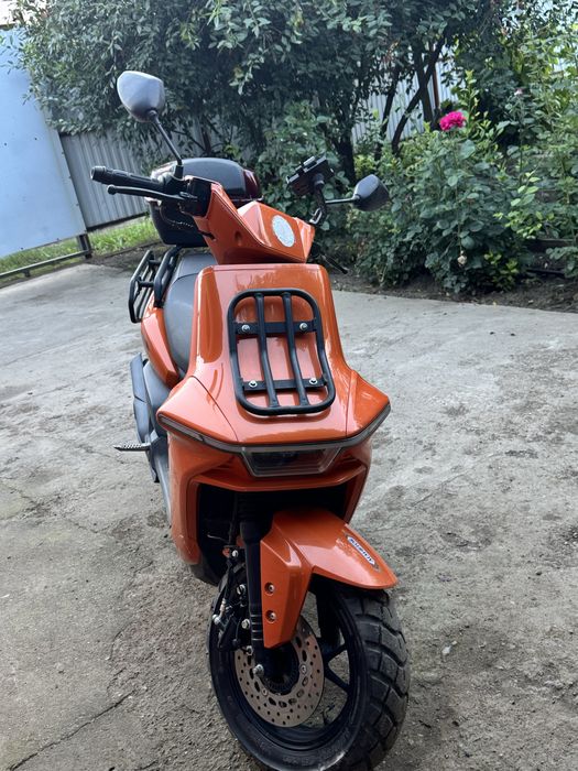 Продам скутер almator