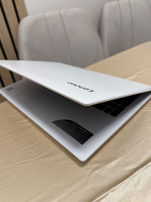 Laptop Lenovo Ideapad 320 impecabil nou negociabil
