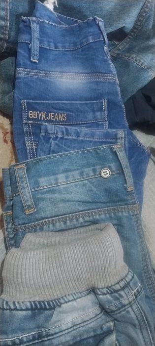 Отдам даром одежду на мальчика 4-6лет