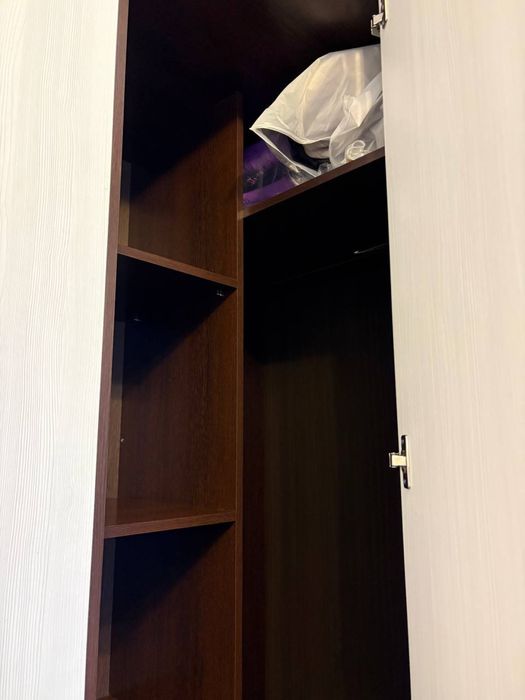 Угловой шкаф в комнату