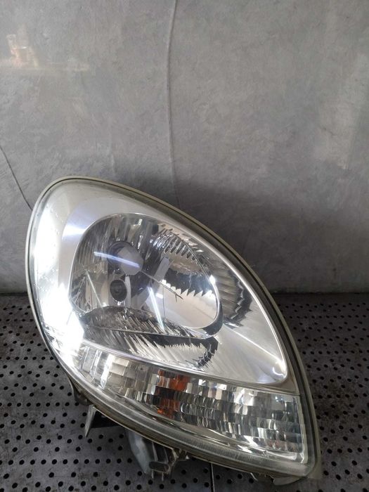 Far dreapta renault kangoo 1 kc0 8200236591 89008440 89008684 89009622