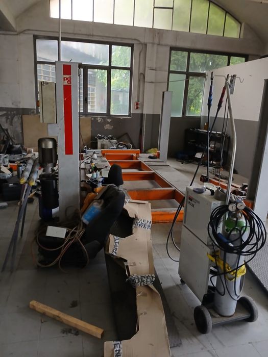 Cal de tras caroserii