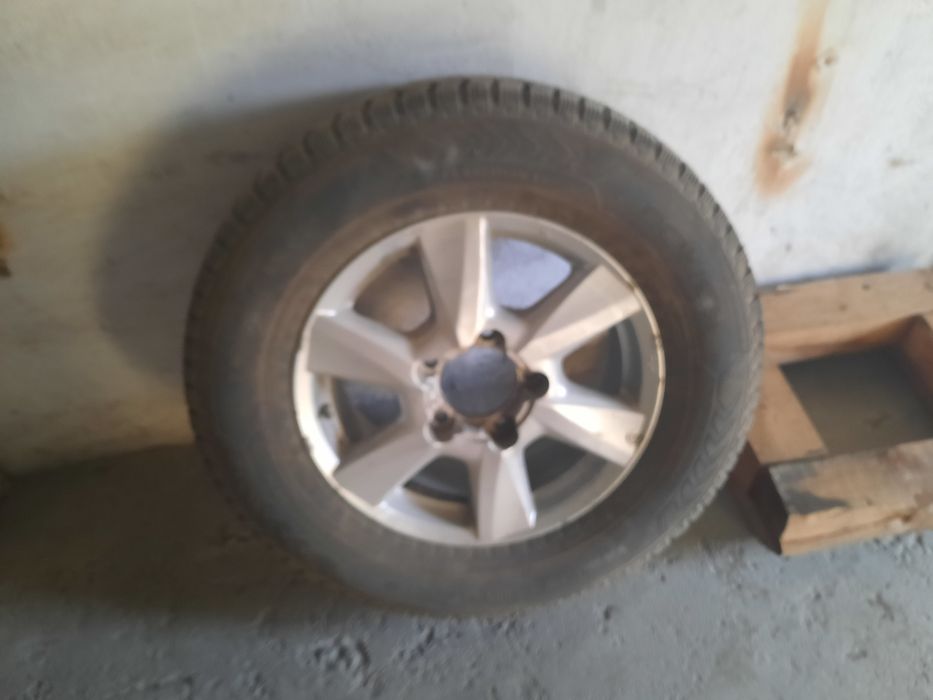 Продам зимнюю шину с диском