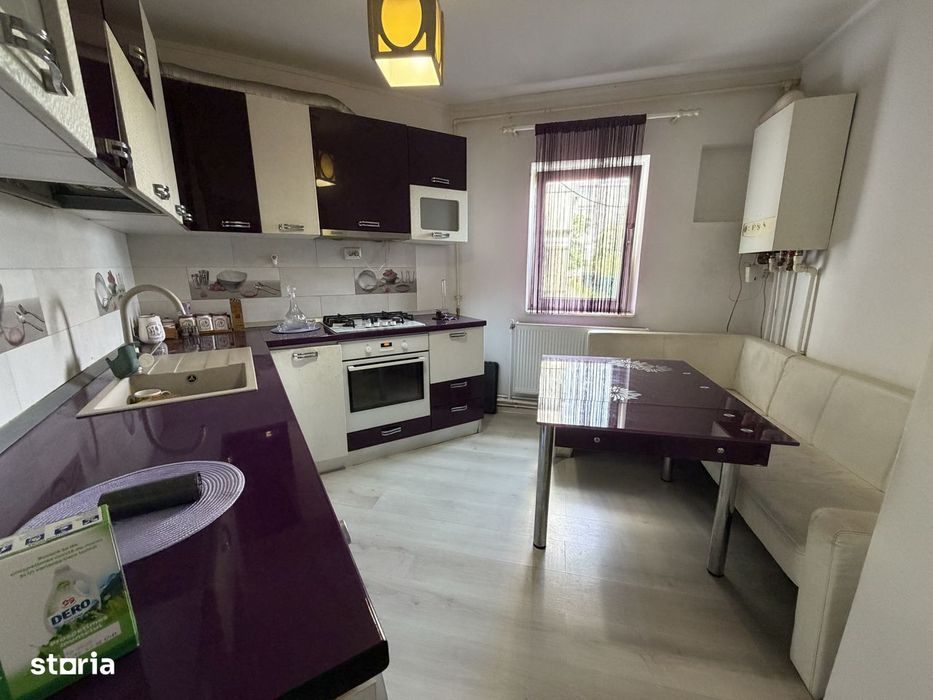 Chirie Apartament / Spatiu Comercial Mioveni, 2 camere, Piata, 55 mp