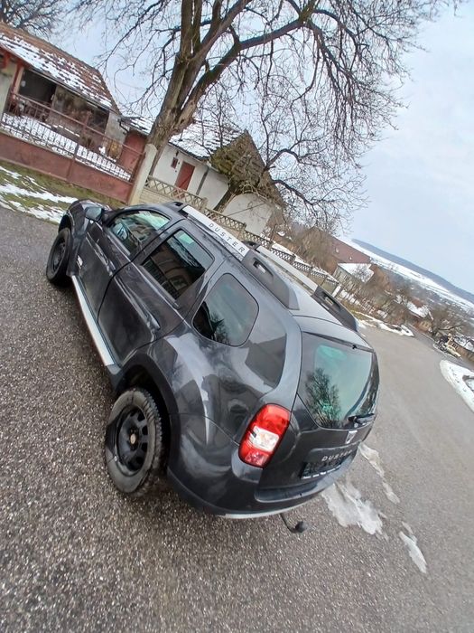 Vând Dacia Duster