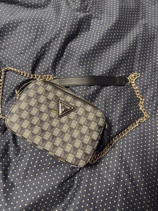 Дамска чанта Guess