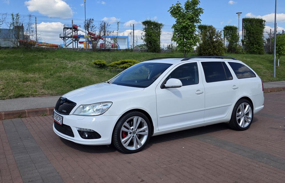 SKODA Octavia 2010 — imagine 3