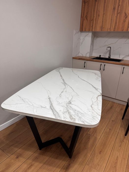 Стол на 6 персон!