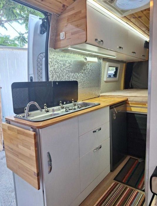 De vânzare – Campervan off-grid / Autorulotă Renault Master III L3H3 (2011)