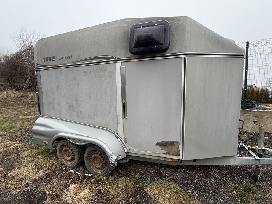 Ремарке за 2 коня THULE Excellent двуосно 1990 кг