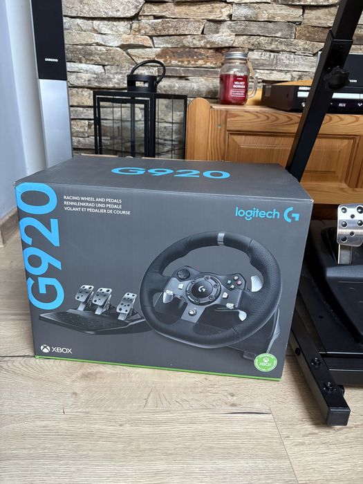 Волан Logitech G920 с частична гаранция+ стойка. (PC/XBOX)