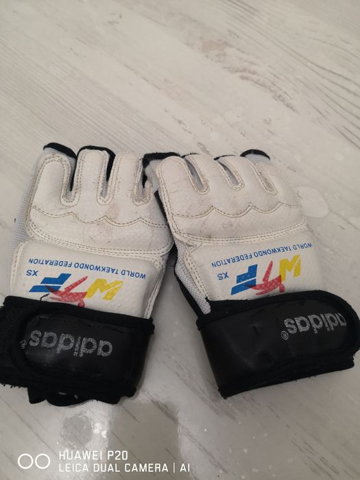 Перчатки для единоборства