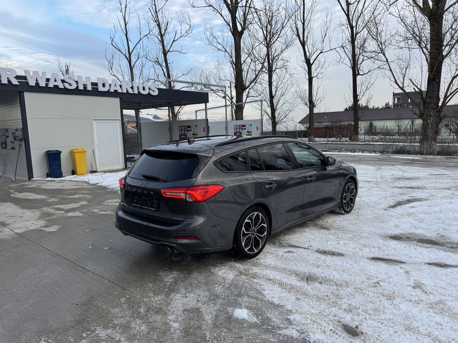 Ford Focus ST LINE/full led/camera/keyless/distronic/soft close/lane