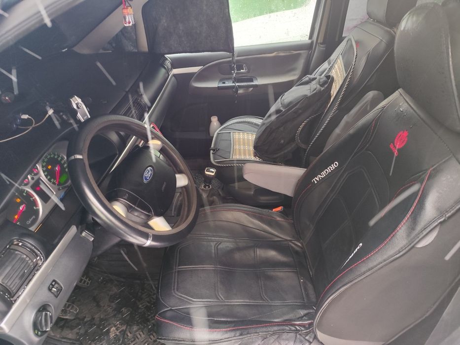 Ford Galaxy минивен 7 мест