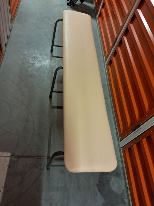 Скамейка без спинки