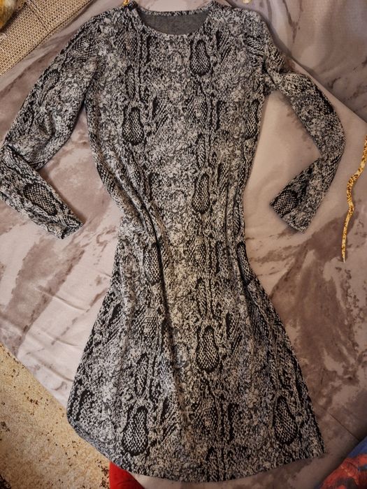 Нови дамски рокли сет М