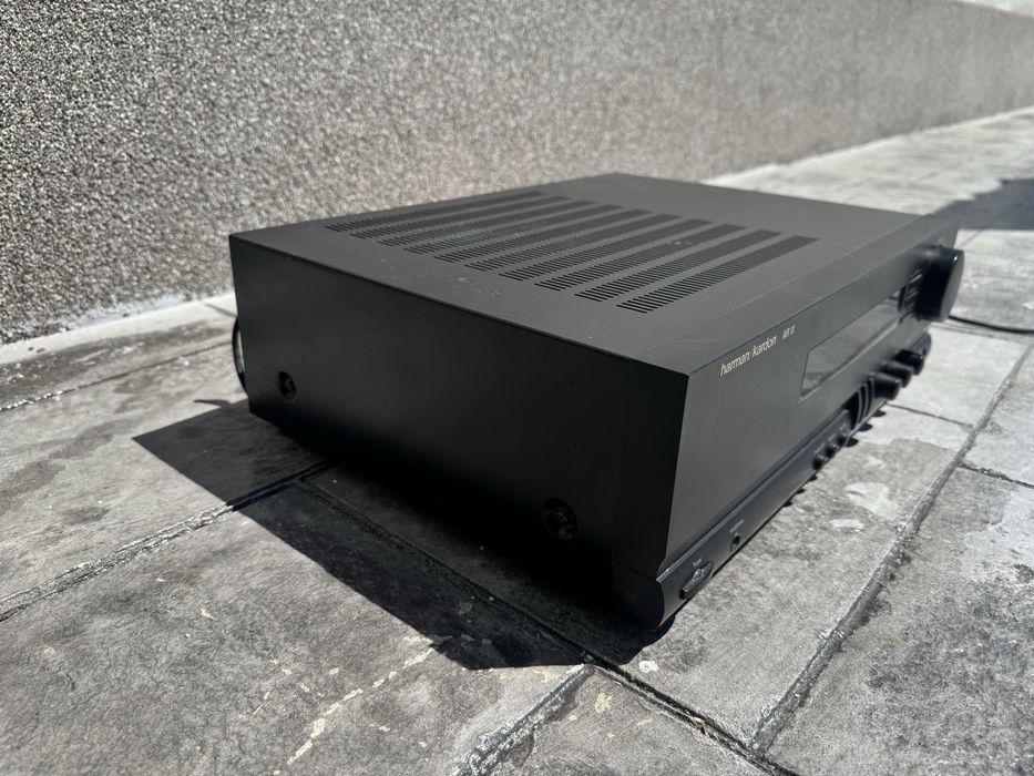 Amplificator / Receiver Harman Kardon AVR 10 - Sunet excelent, stare bună