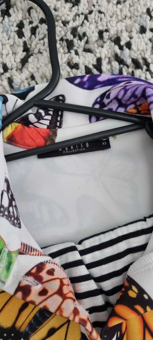 Vand rochii purtate 1 singura data