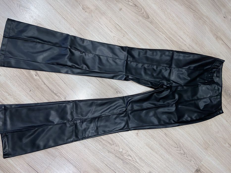 Кожен пантелон тип чарлстон