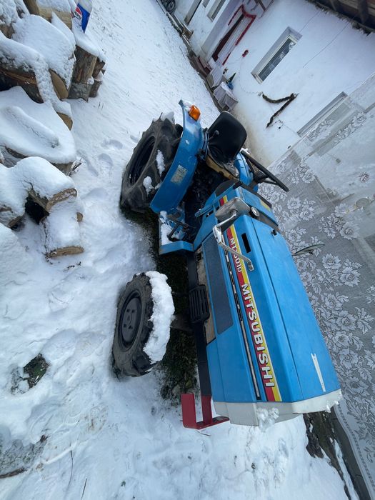 Vând tractor 4x4 adus de dincolo în stare buna de funcționare