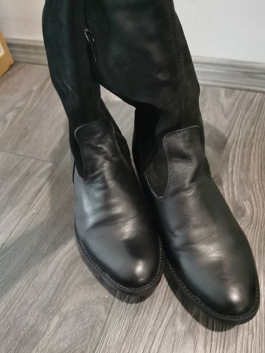 Cizme lungi peste genunchi