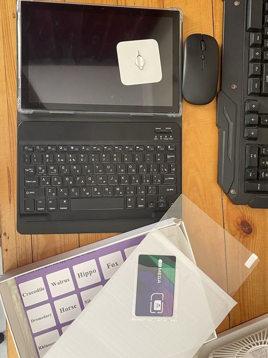 Продам планшет G3000 Plus + Наушники