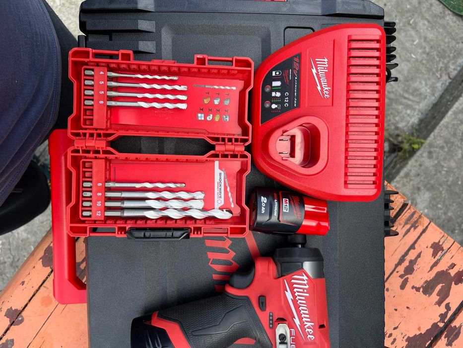 Bormasina  cu impact, model M12FID2-202X, 170Nm Milwaukee