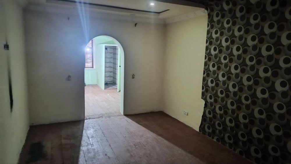 Honadon sotuvda 5 xonadan iborat