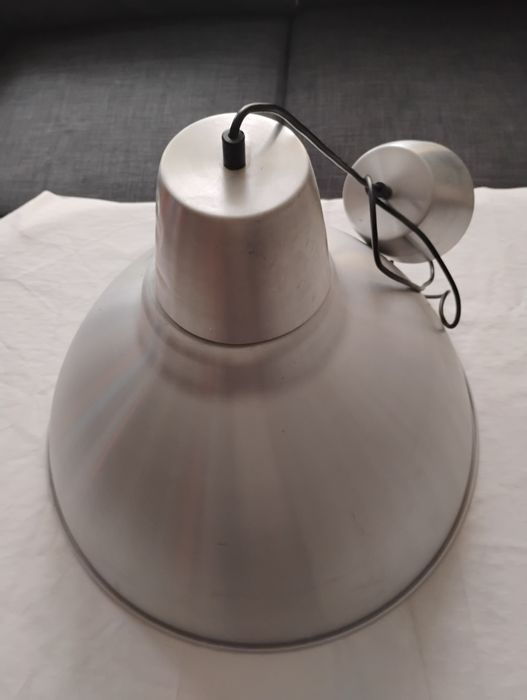 Употребявани осветителни тела.