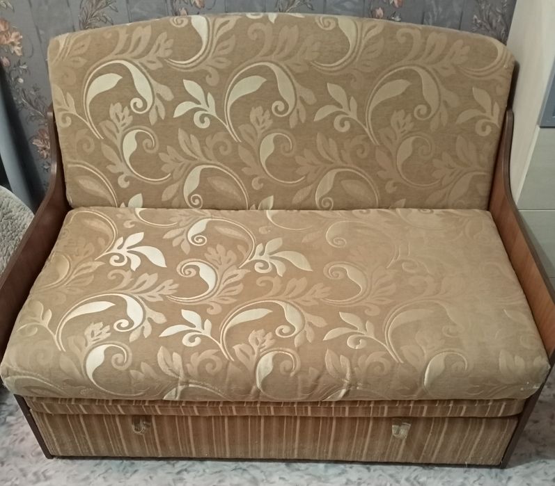 Продам диван-кровать.