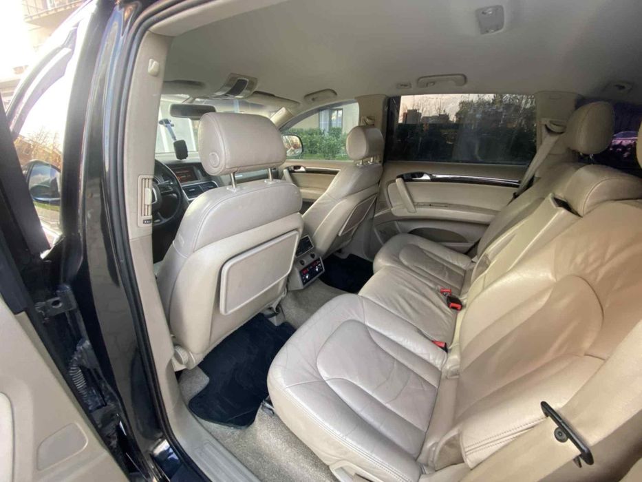 Vand schimb audi q7 ,7 locuri