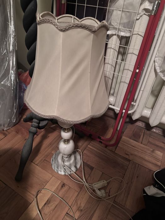 Настолна лампа с мрамор, без забележки