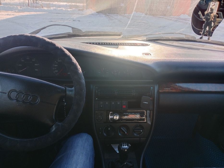 Машина ауди а6 с4