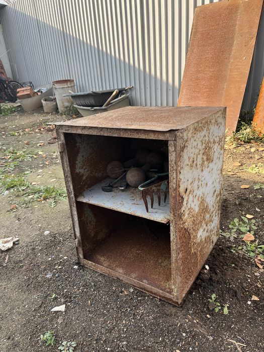 Сейф и бак под воду