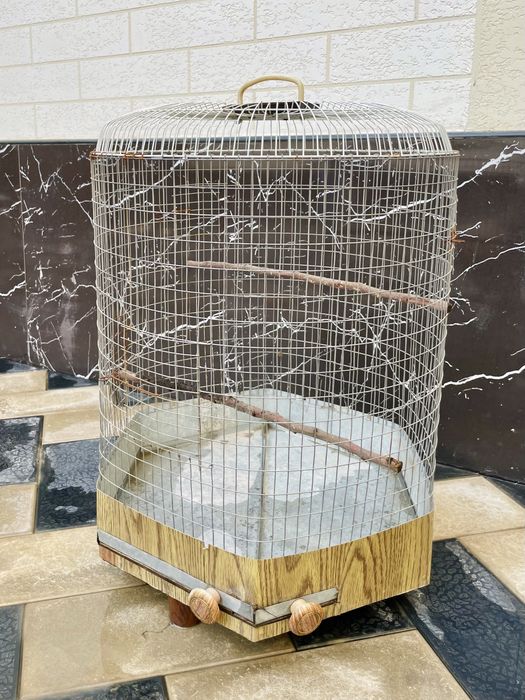 Клетка для больших птиц в хорошем состоянии