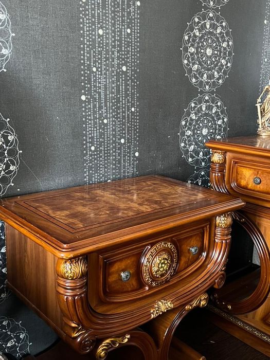 Продам спальный гарнитур в стиле Барокко