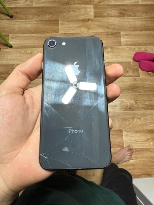 Продам iPhone 8 64gb Black