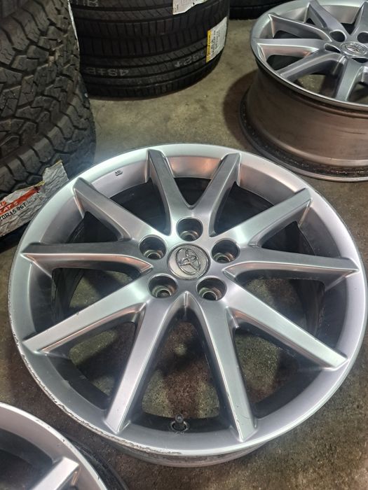 Оригинальный диски на 18. Тойота