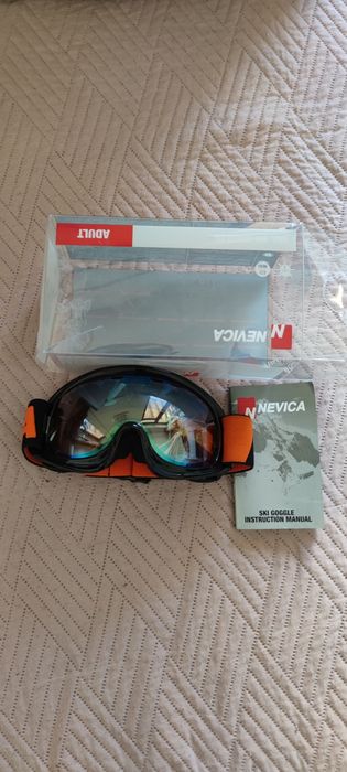 Продавам ски/сноуборд очила Nevica