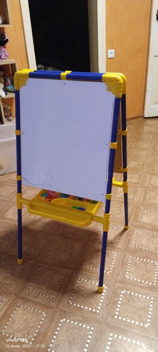 Отдам даром мольберт