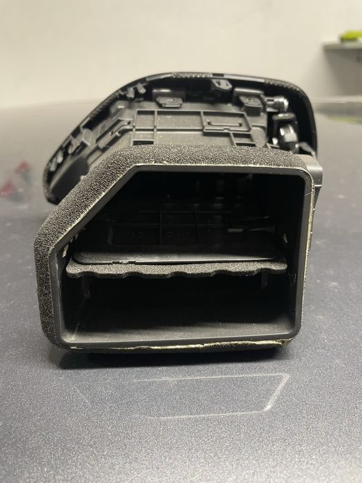 Hyundai i30 2021 вентилационна решеткя