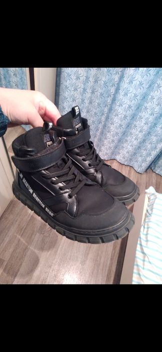 Продам осенние ботинки 39р